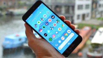 How-Smartphones-Are-Made-in-Factory