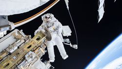 nasa-spacewalk_1674
