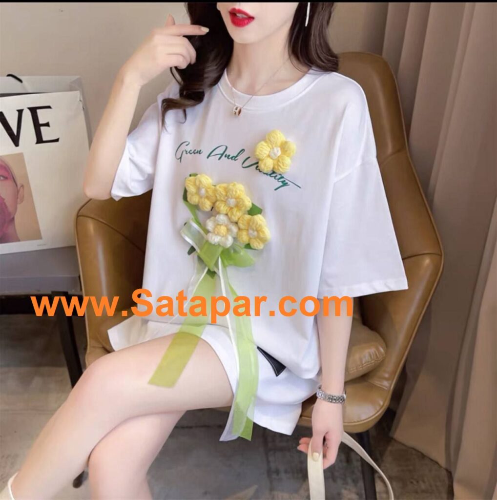 تی شرت نخ پنبه فوق العاده زیبا و شیک سفید طرح گل ها برجسته گلاب بافی