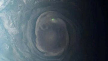 nasa-jupiterdeki-simsek-pariltisini-goruntuledi_2bc2a106